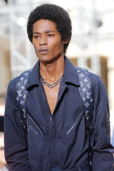 Look 64